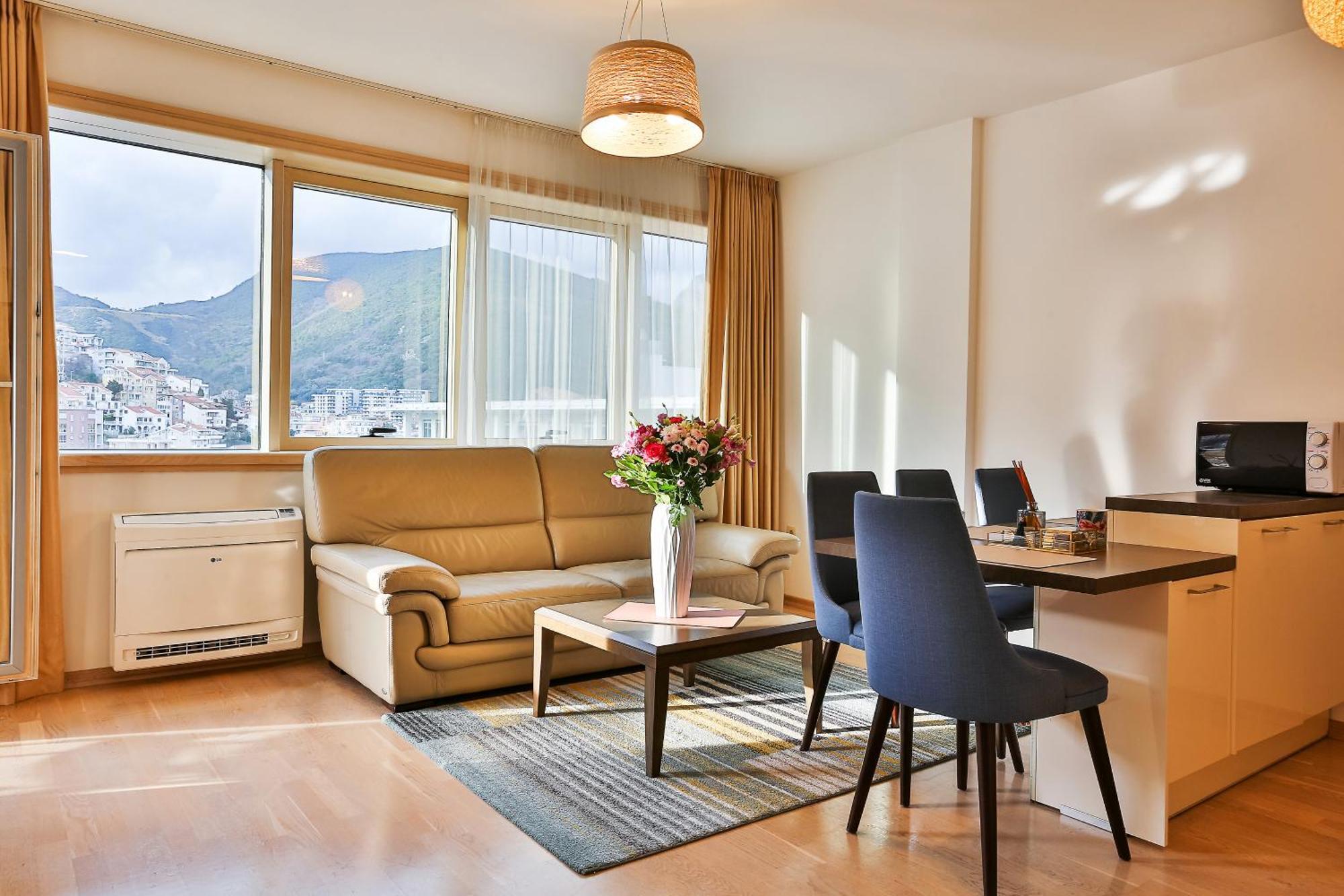 Luxury Fontana Apartment *