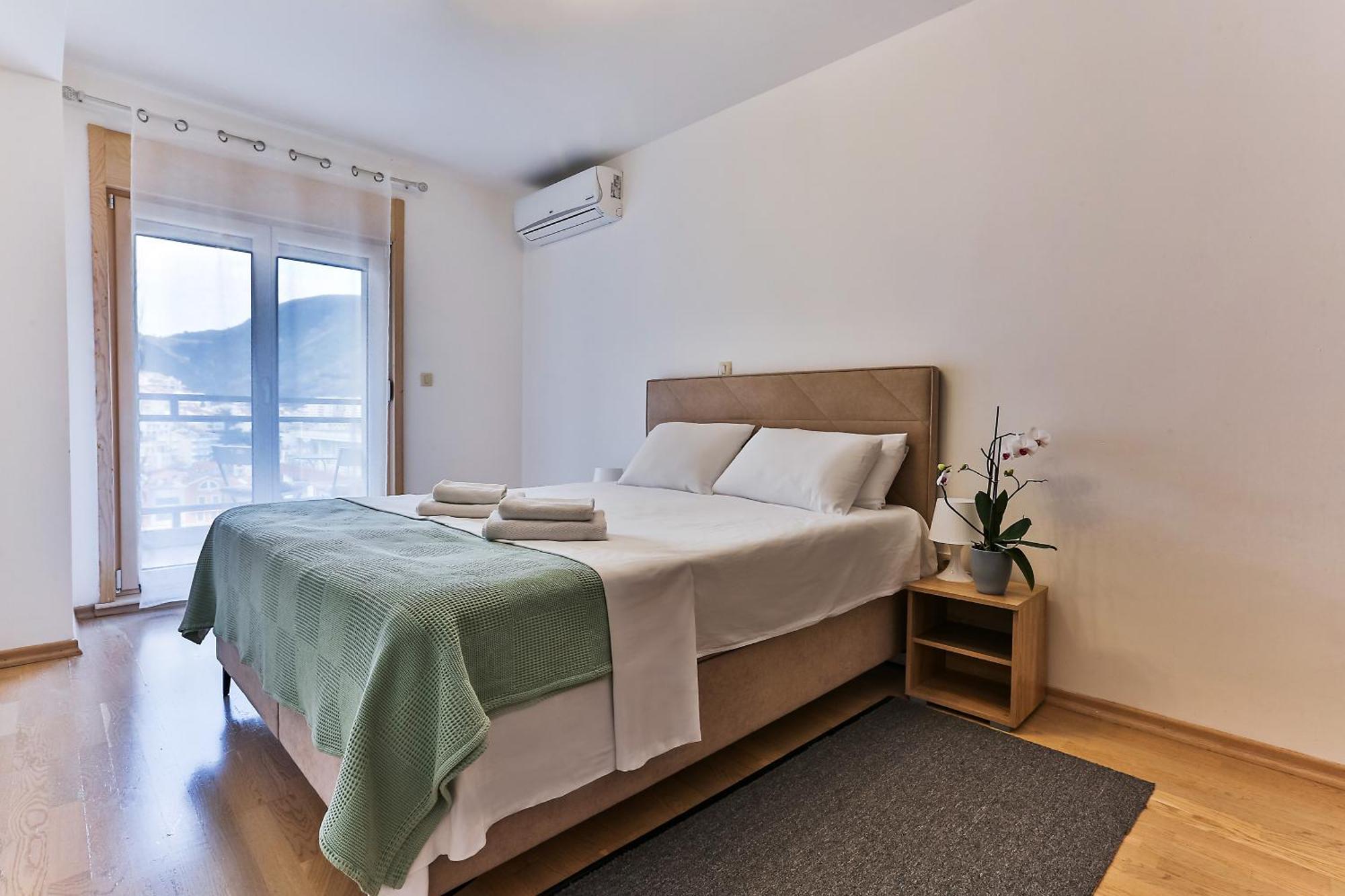 Luxury Fontana Apartment